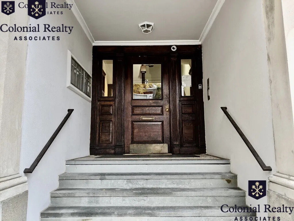 7 Upland Rd, Neighborhood Nine