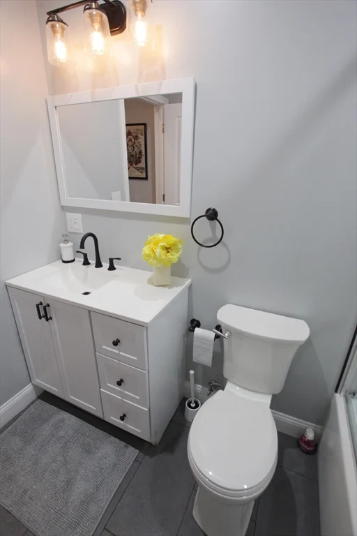 291 Main St, Everett