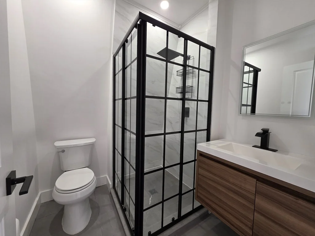 84 Dudley St, Medford