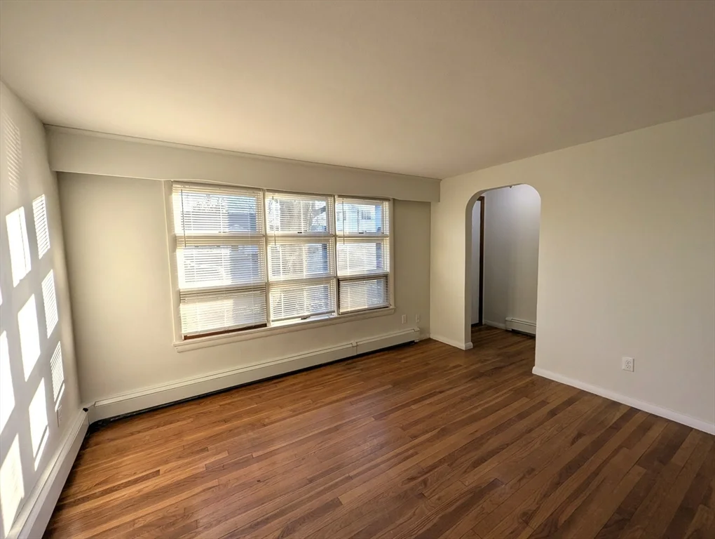 44 Barrington Rd, Longmeadow