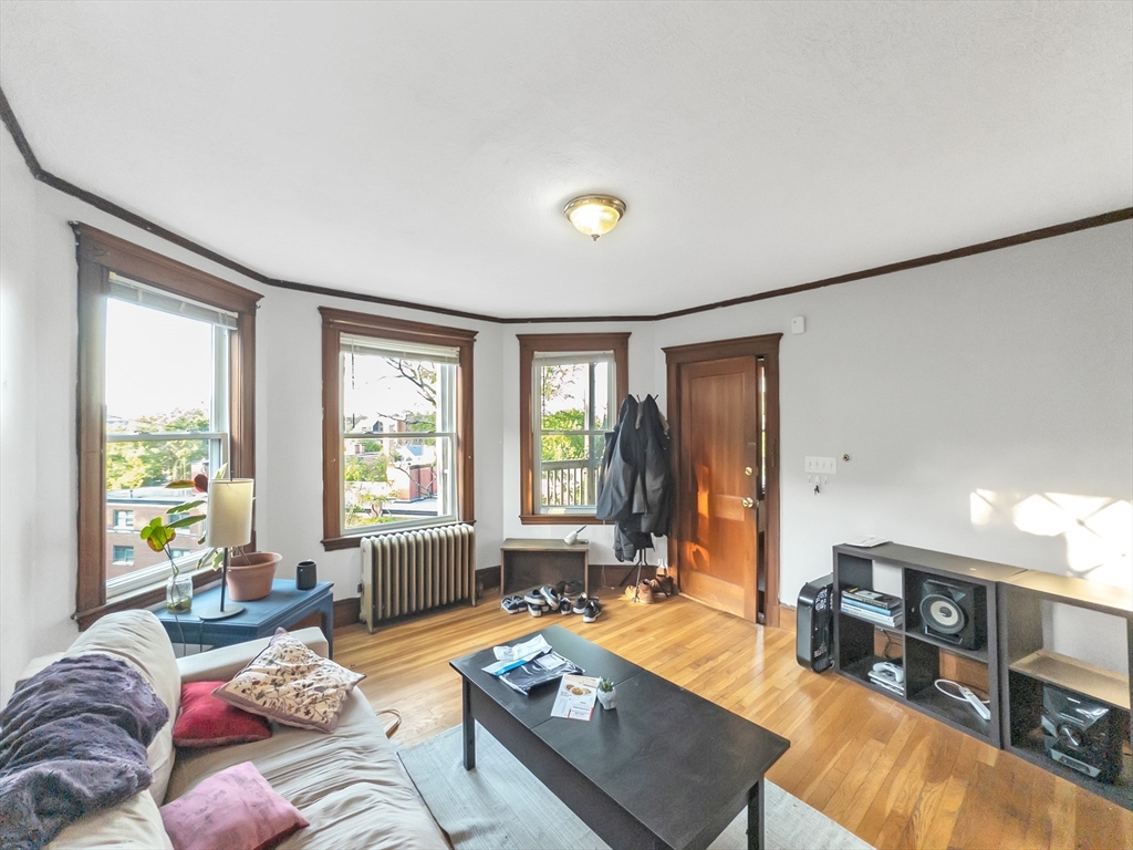 26 St Rose St, Jamaica Plain