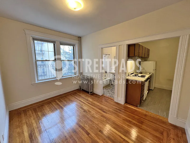31 Park Dr, Fenway
