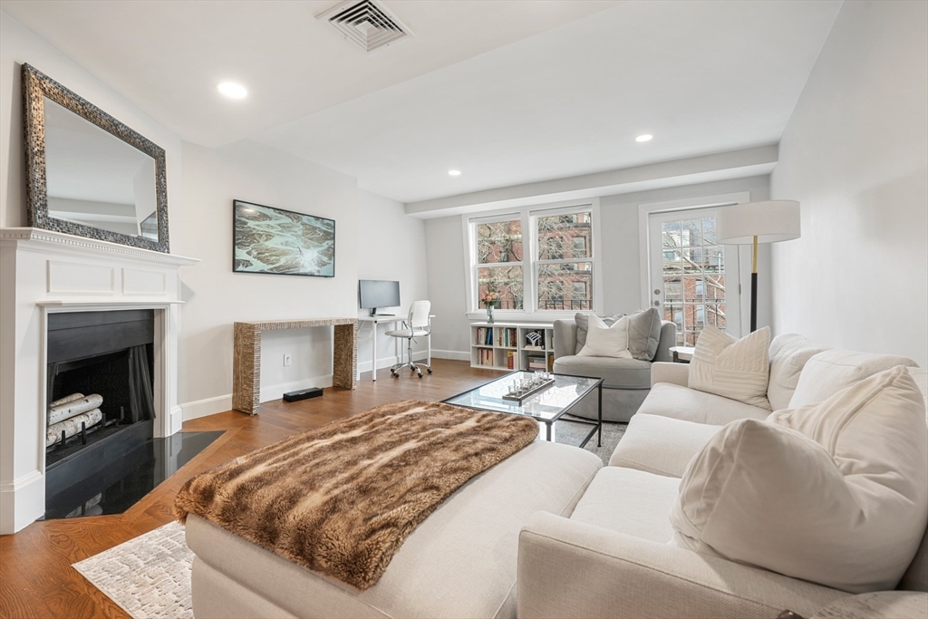 403 Marlborough St, Back Bay