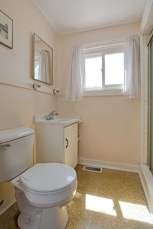 2 Saratoga, Long Beach