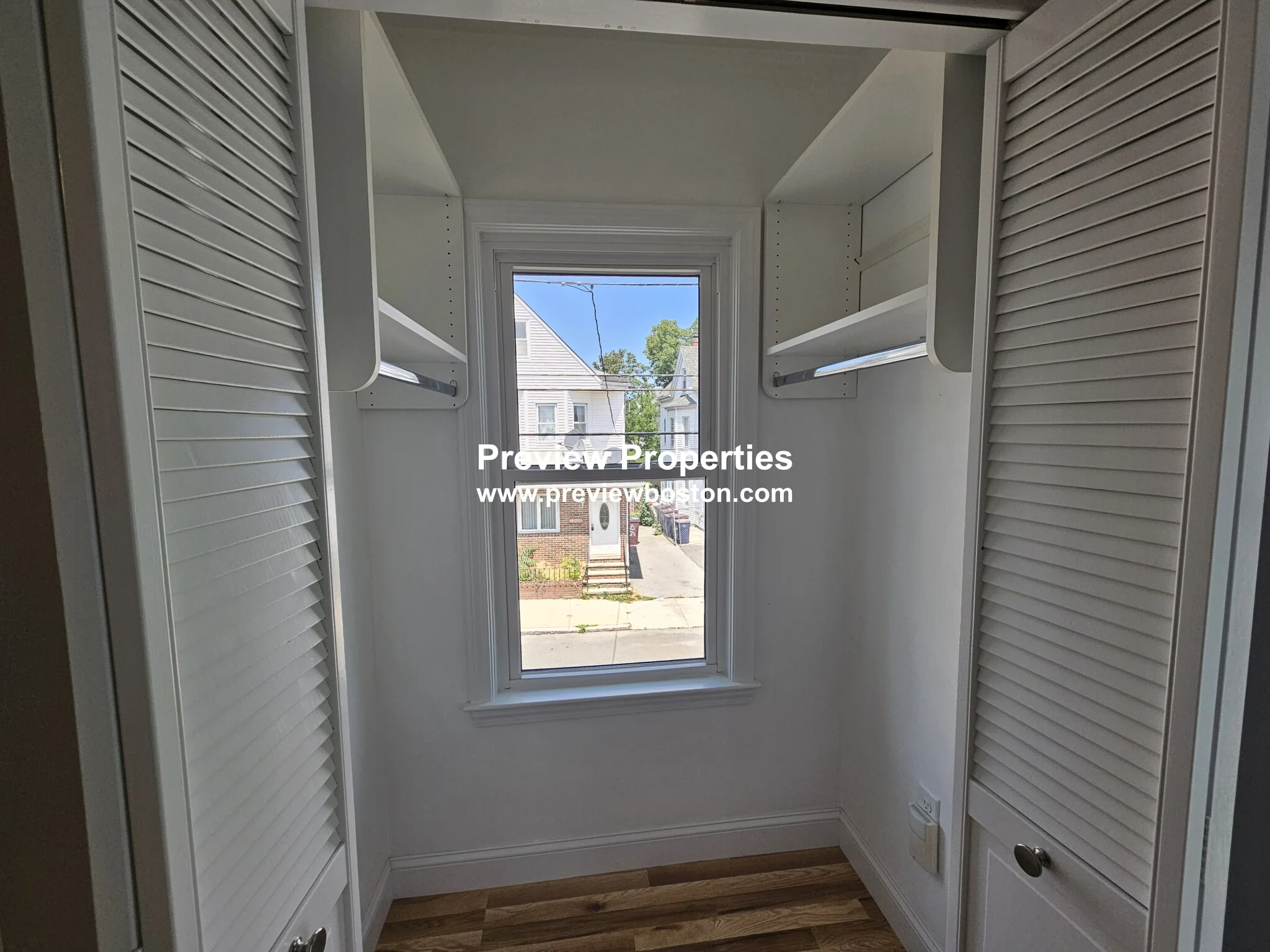 33 Linden St, Everett