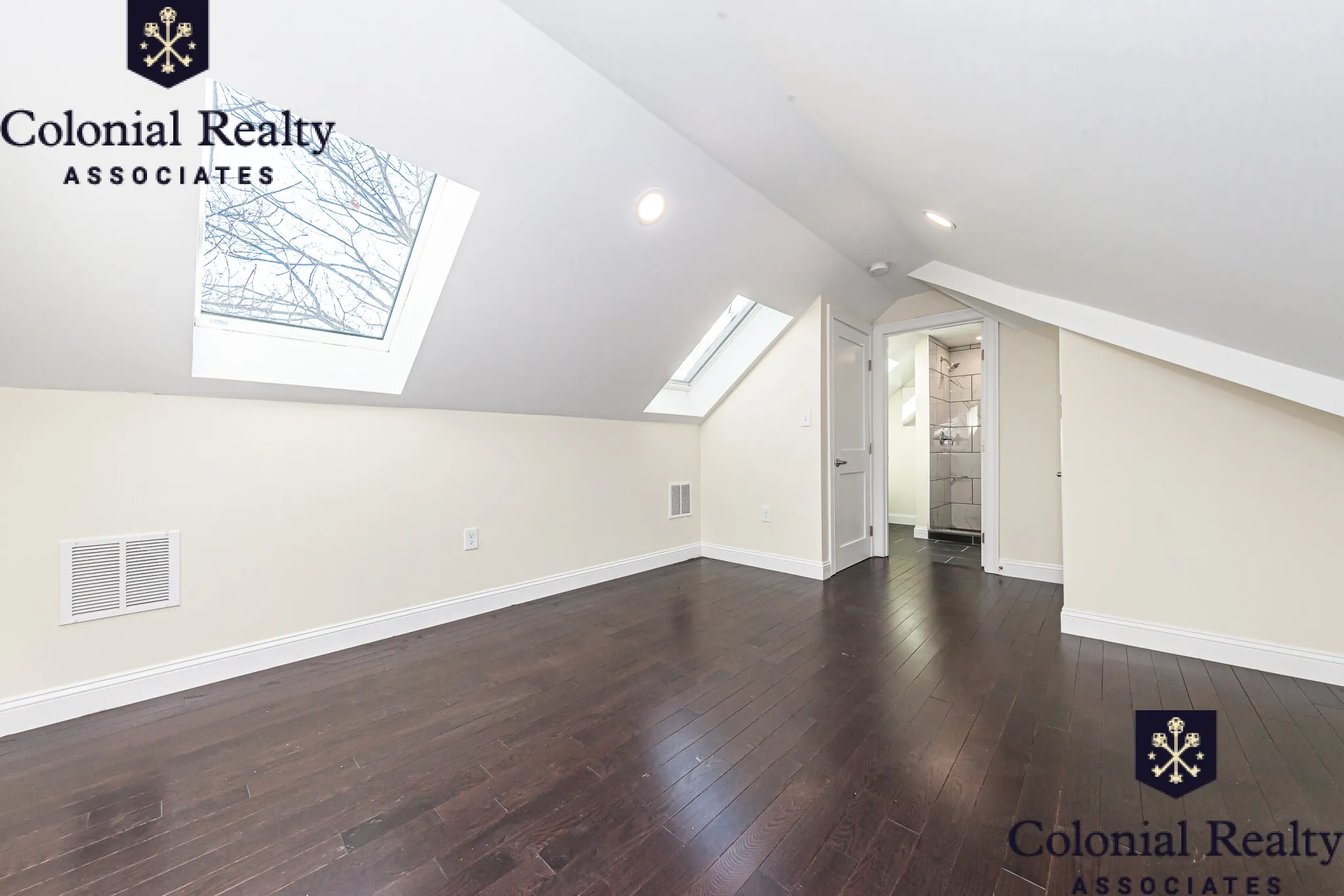 48 Caldwell Rd, West End