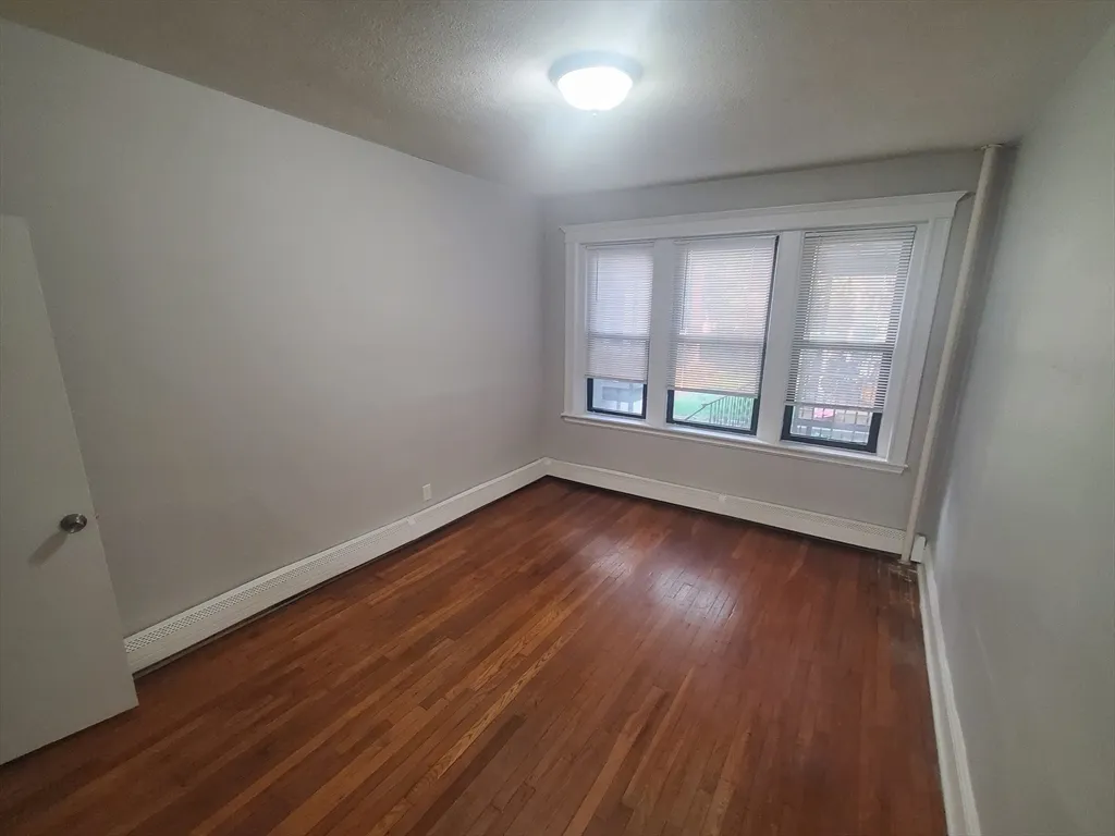 76 Walnut Park, Roxbury