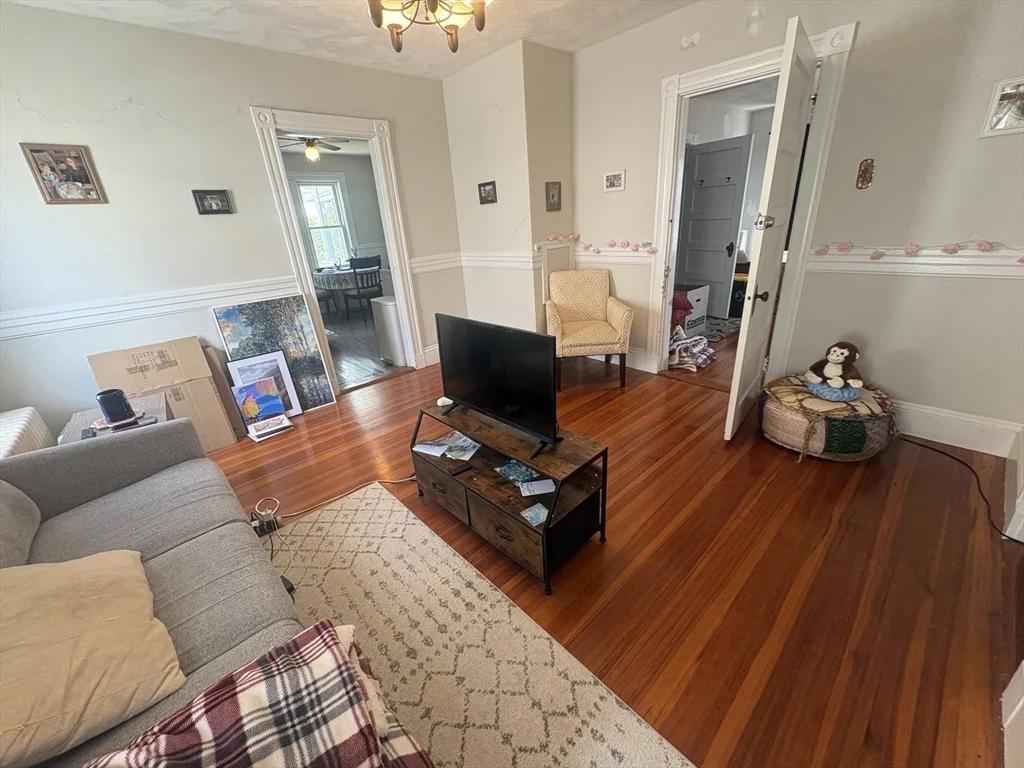 73 Marlboro St, Belmont