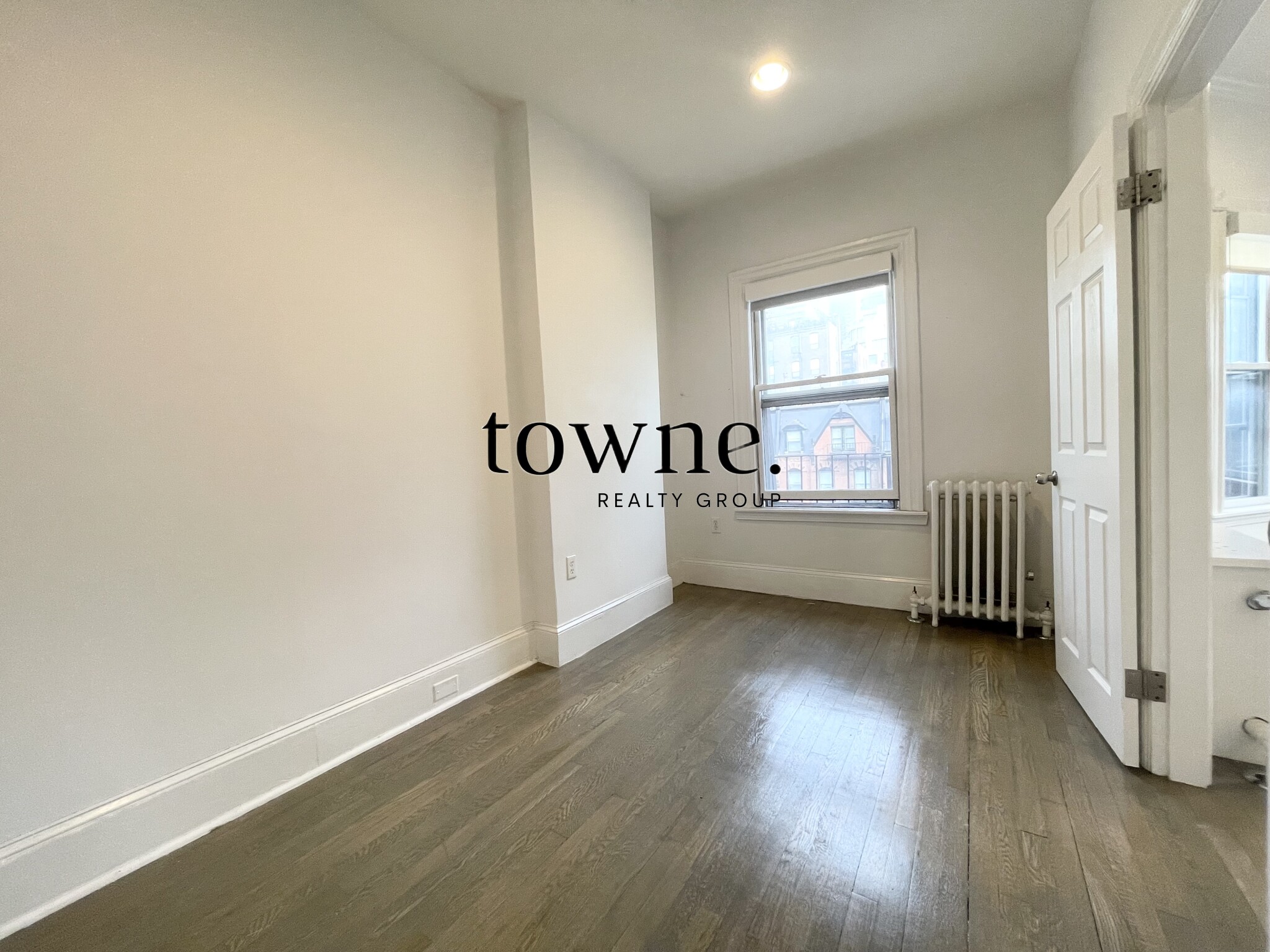 225 Newbury St, Back Bay