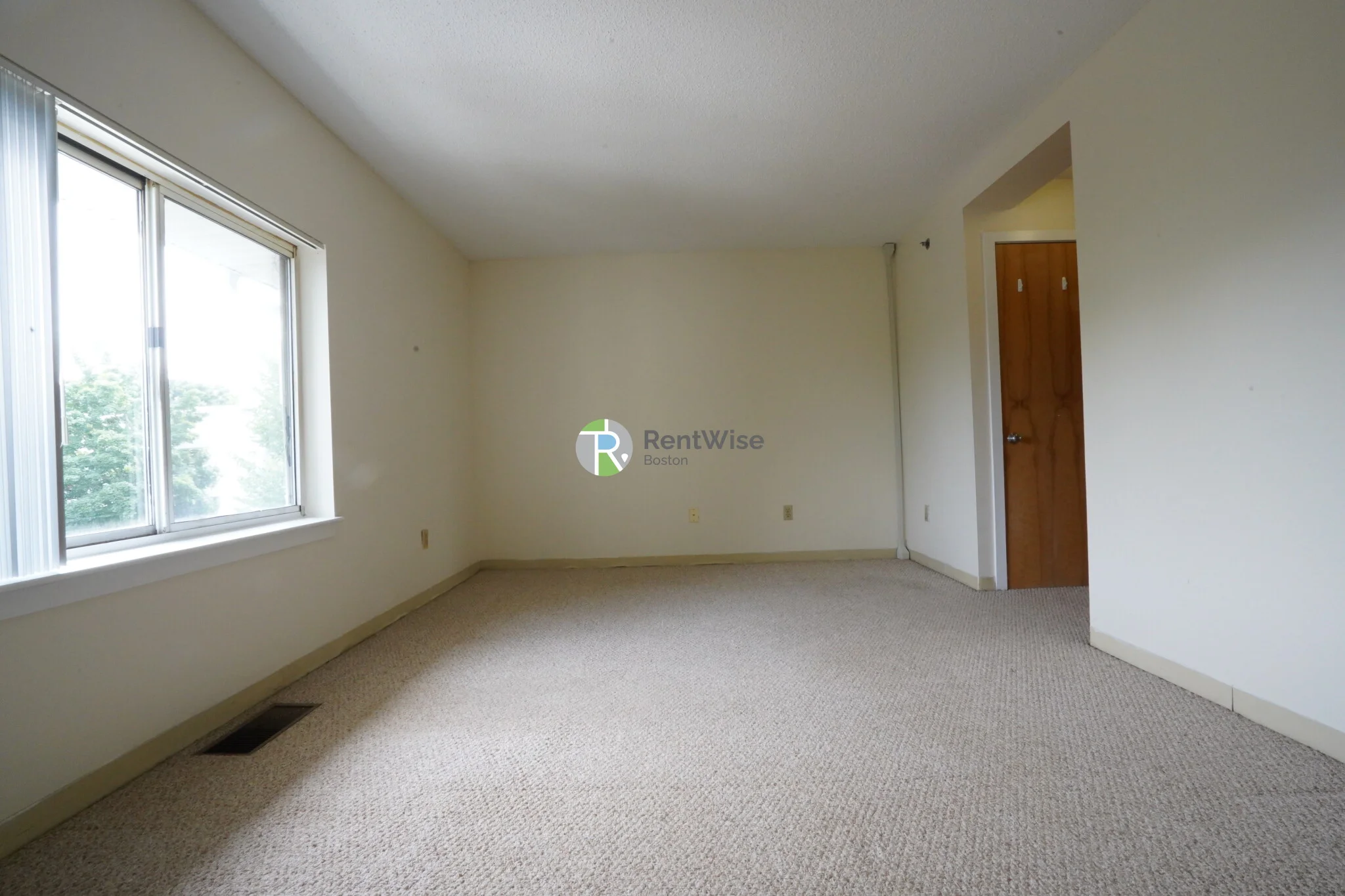 150 North Beacon St, Oak Square