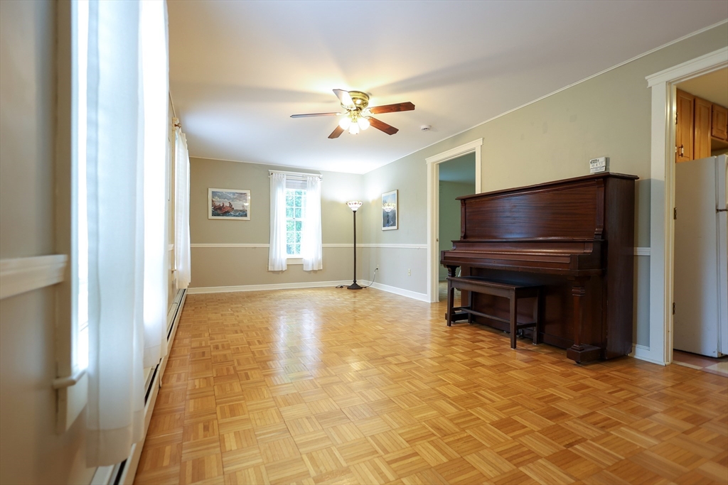 288 Goldthwaite Rd, Whitinsville