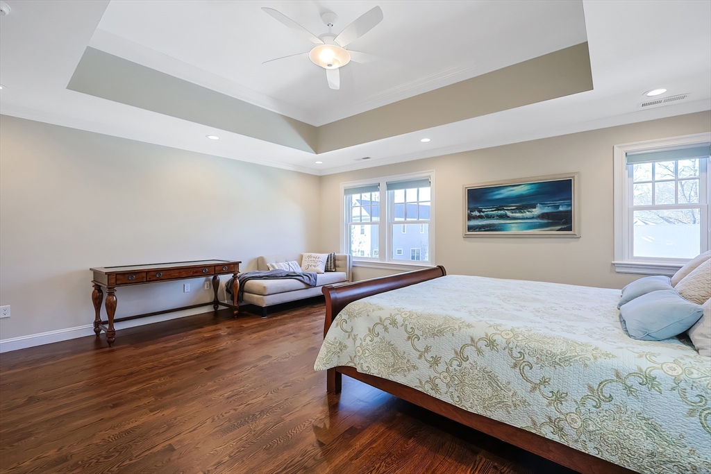 7 Marshall Rd, Wellesley