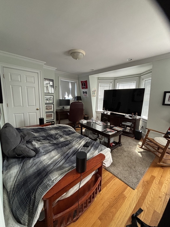 160 1/2 H St, South Boston