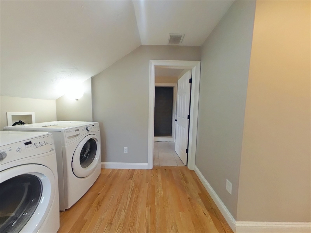 109 Farwell St, Newtonville