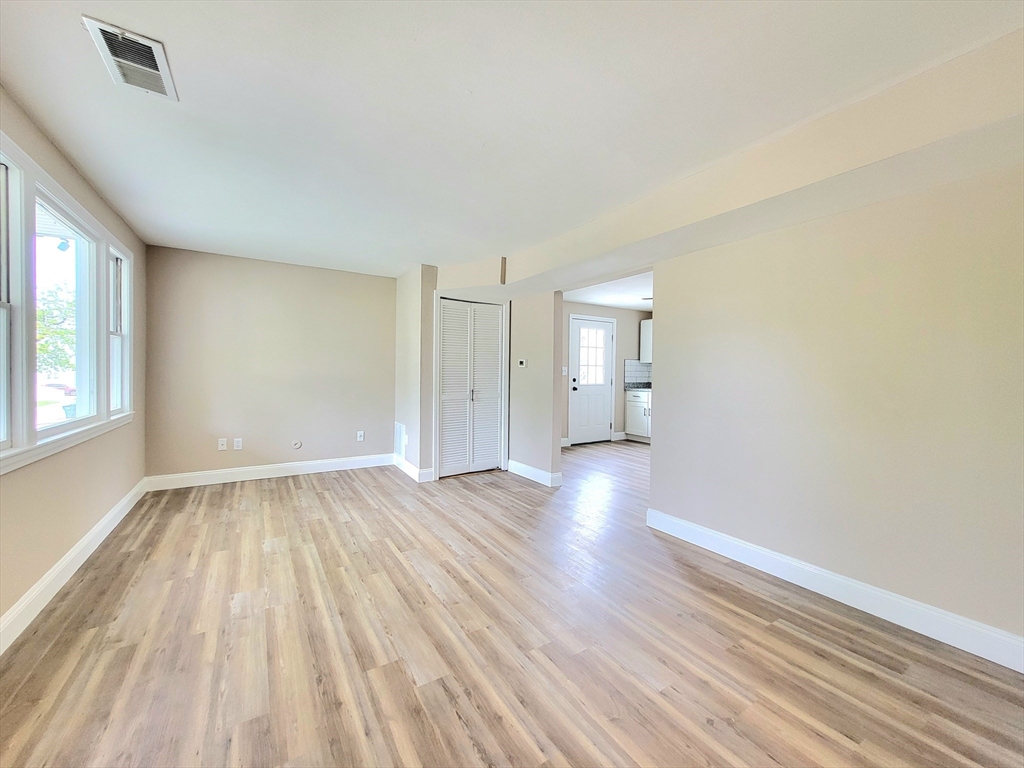 29 Sherman St, Lawrence