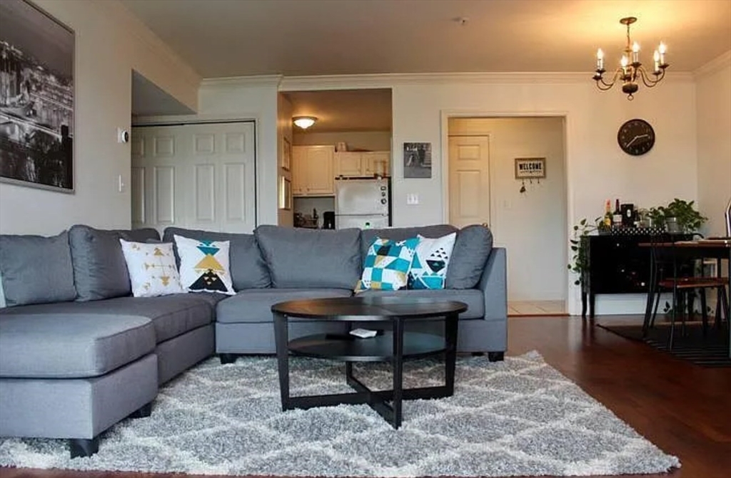 86 E Howard St, Quincy