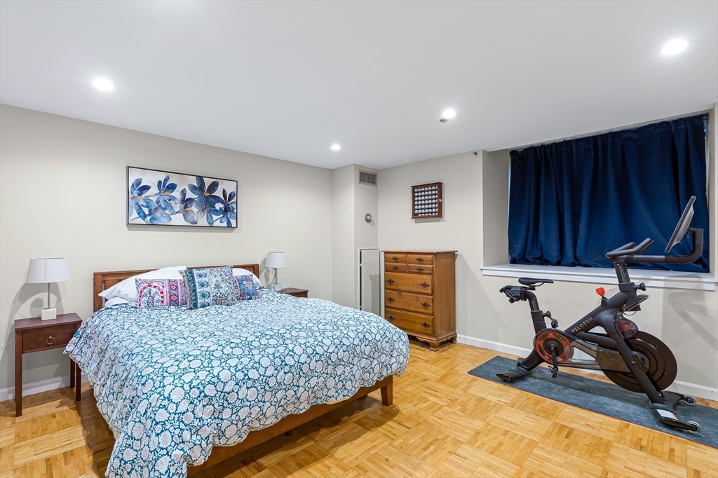 357 Commercial St, Waterfront