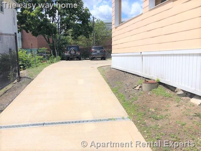 122 Frederick Ave, Tufts