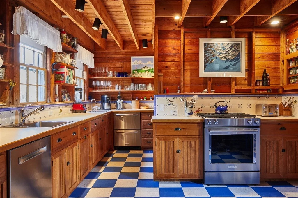 66 Hulbert Avenue North House, Nantucket