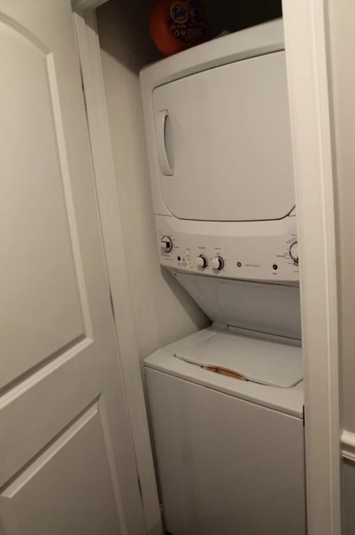 34 Circuit St, Roxbury