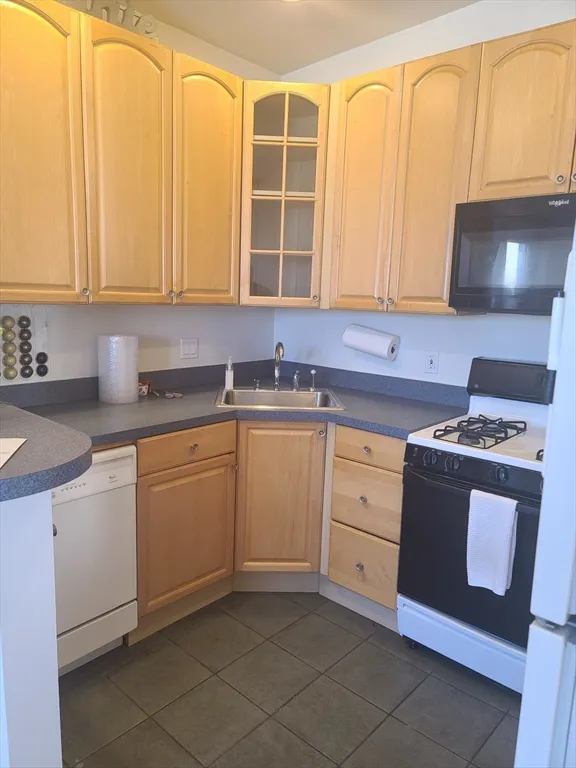 31 Jenkins St, South Boston