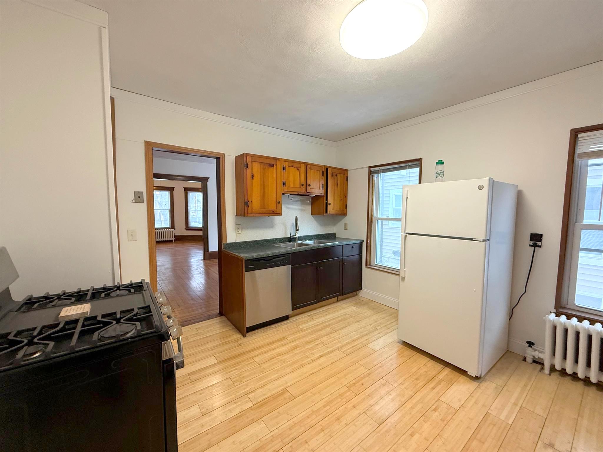 50 Simpson Ave, Tufts