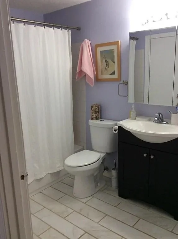 5 Thoreau Ct, Natick