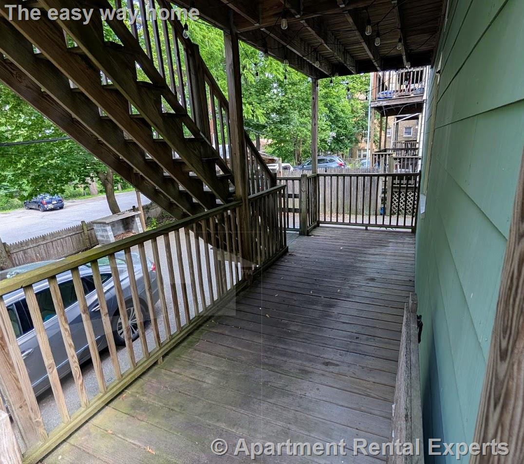 294 Boston Ave, Tufts