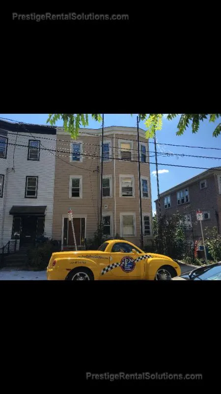 120 Gladstone St, East Boston