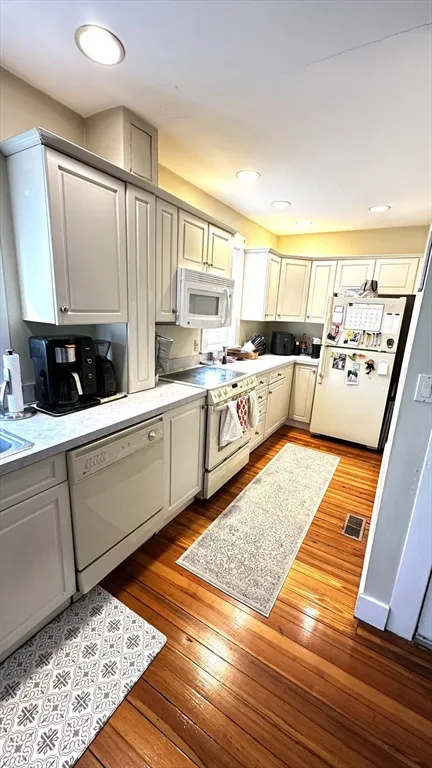 128 Garden, Neighborhood 9