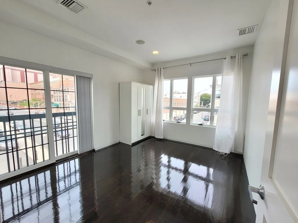 687 E 2nd St, South Boston