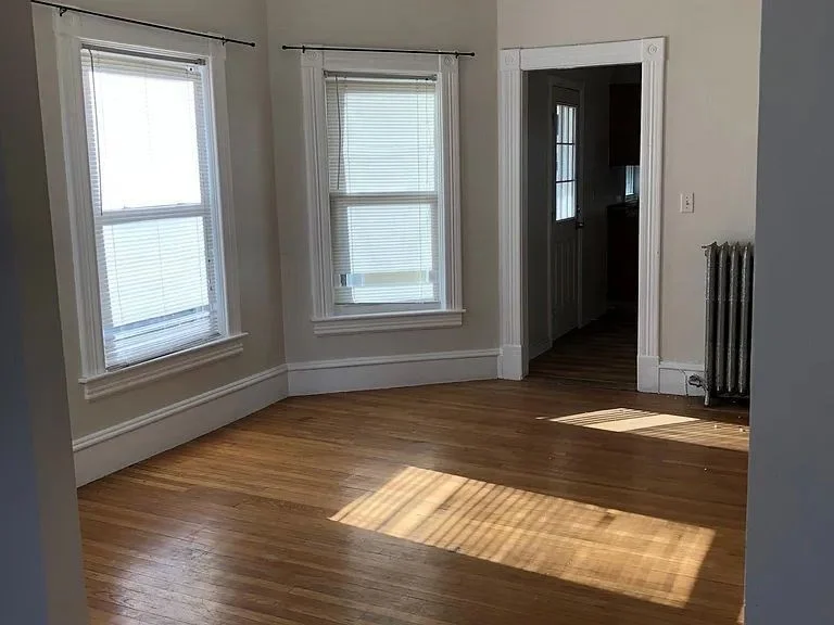 3 Belmont St, Lowell