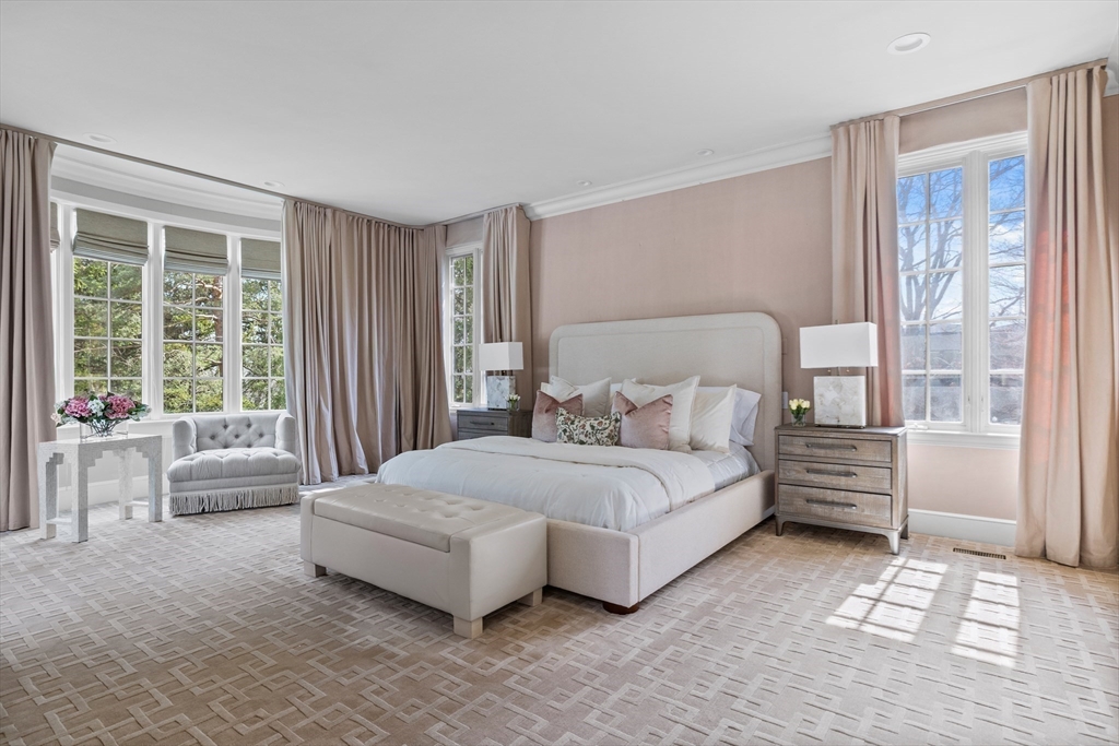 120 Cabot St, Chestnut Hill