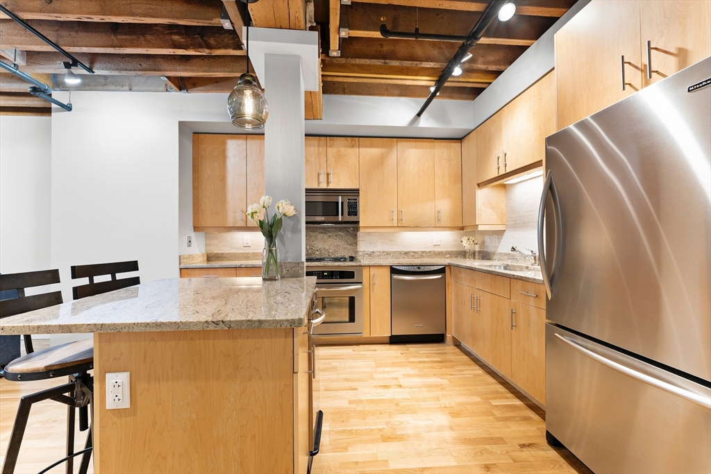 101 Broad St, Waterfront