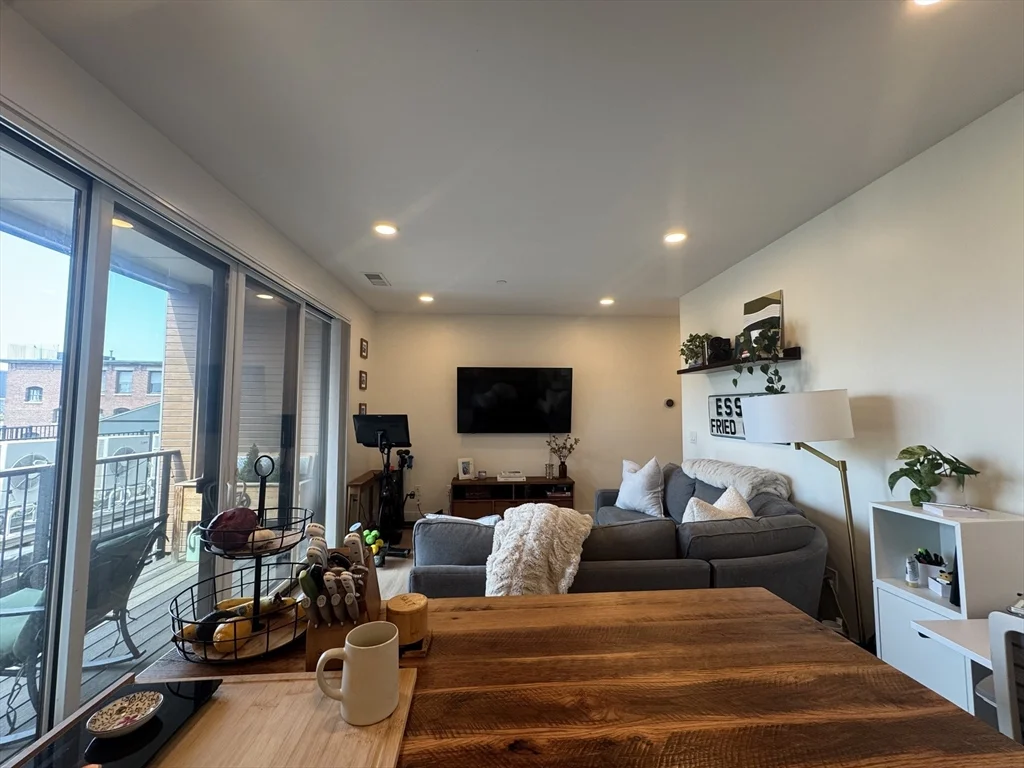 277 Border St, East Boston