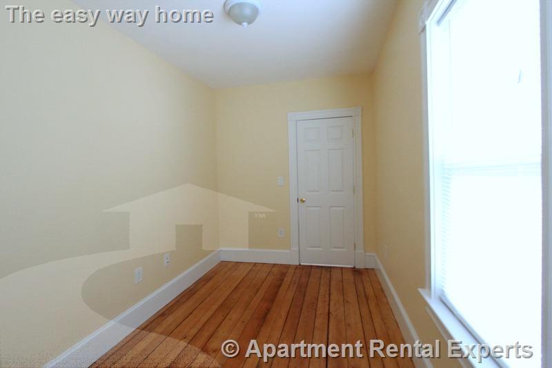 6 White St Pl, Porter Square