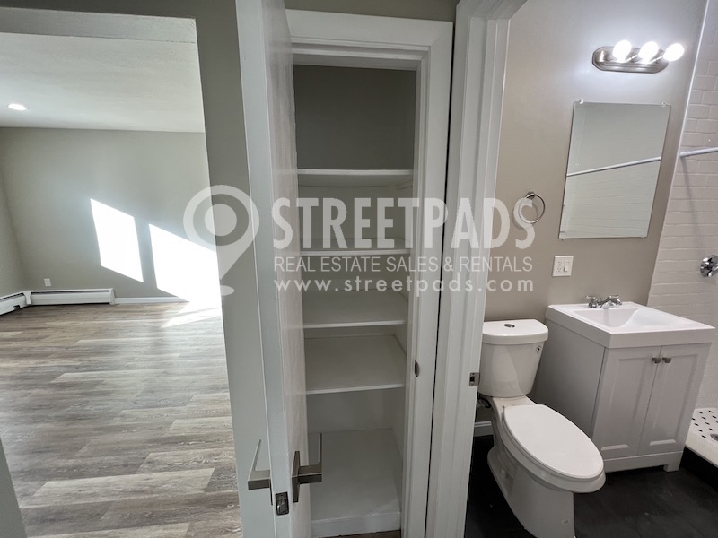 50 Evergreen St, Jamaica Plain