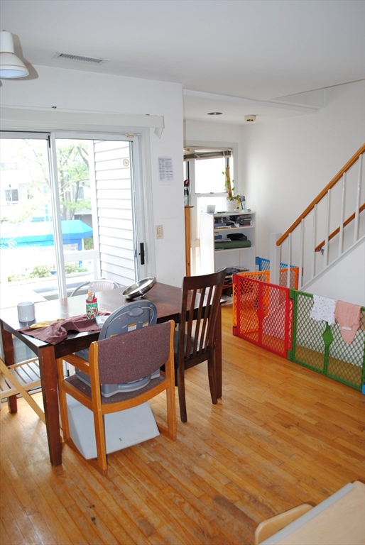 31 Henry St, Cambridgeport