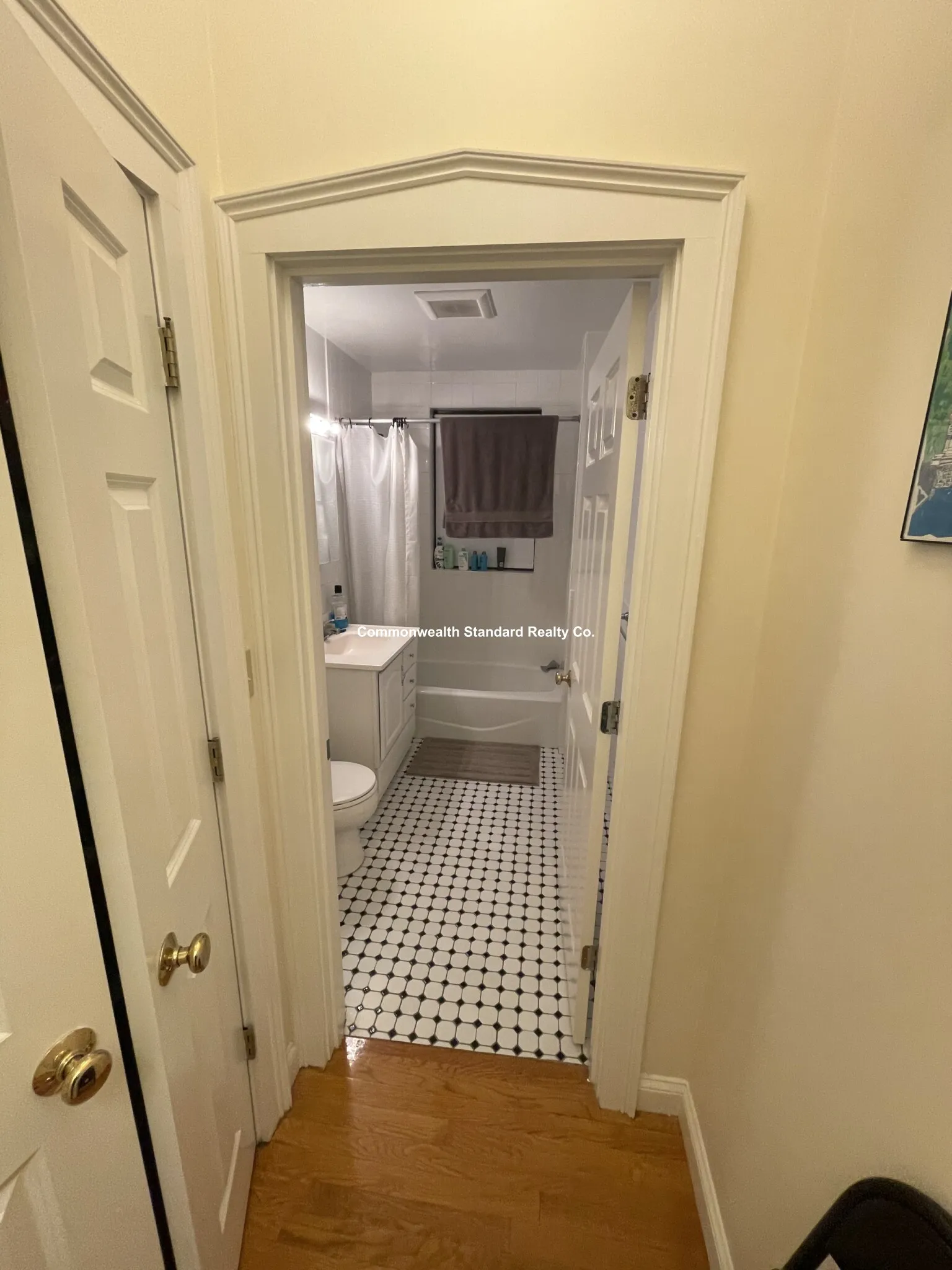 4 Park Vale Ave, Allston