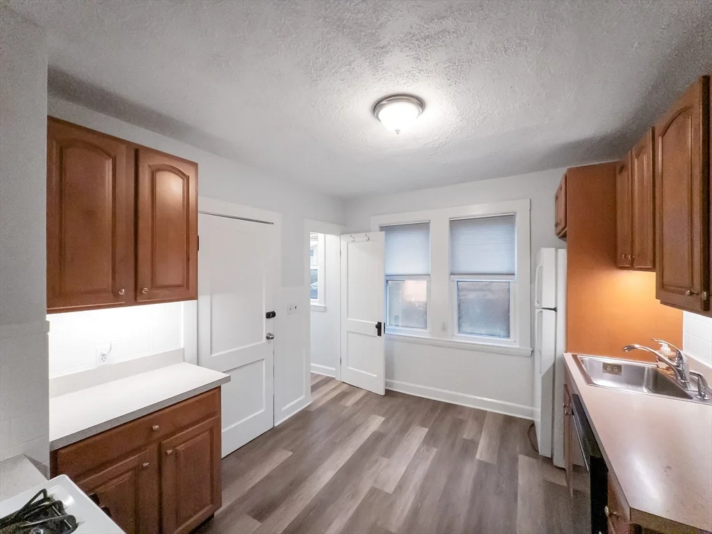 21 Bradwood St, Roslindale