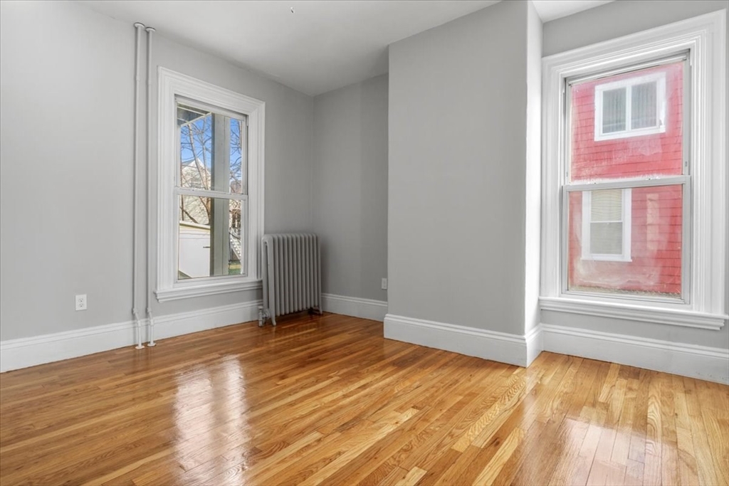 34 Neponset Ave, Hyde Park