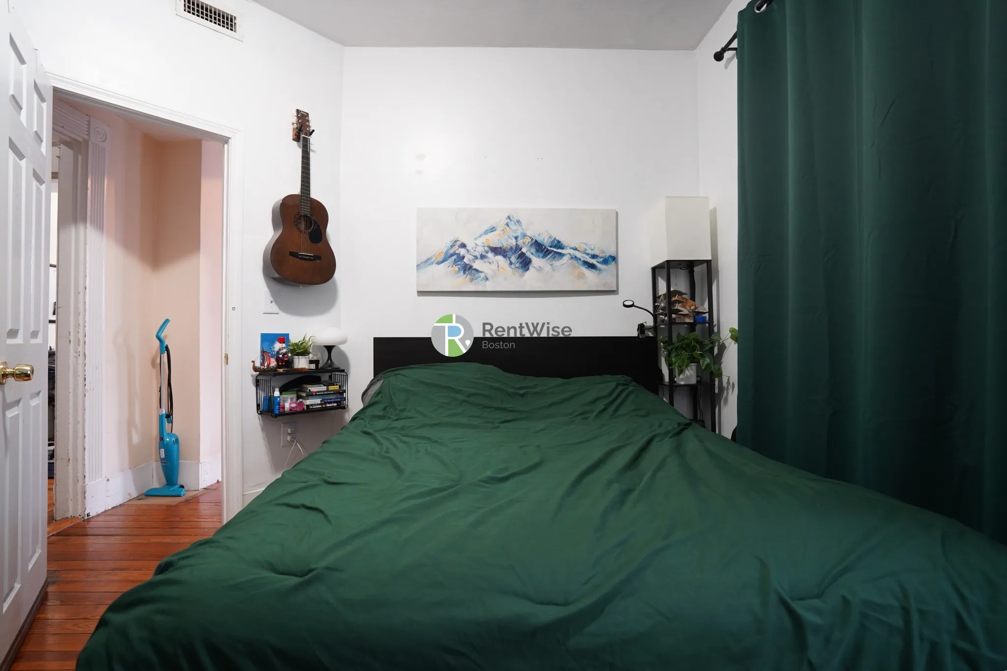 174 Harvard St, Coolidge Corner