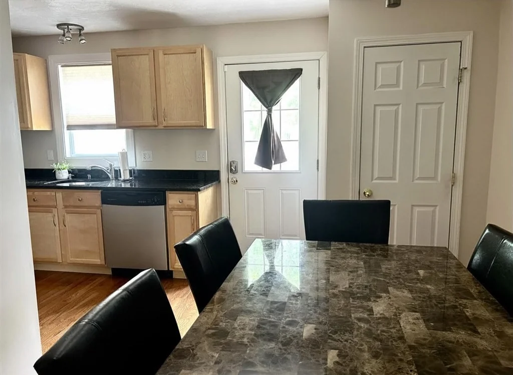 11 Carpenter Ave, Attleboro