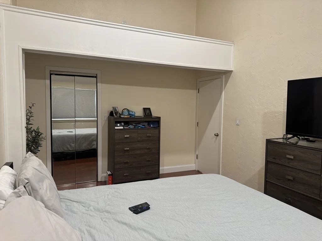 909 Pleasant St, Weymouth