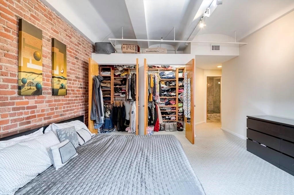 121 Beach St, Leather District