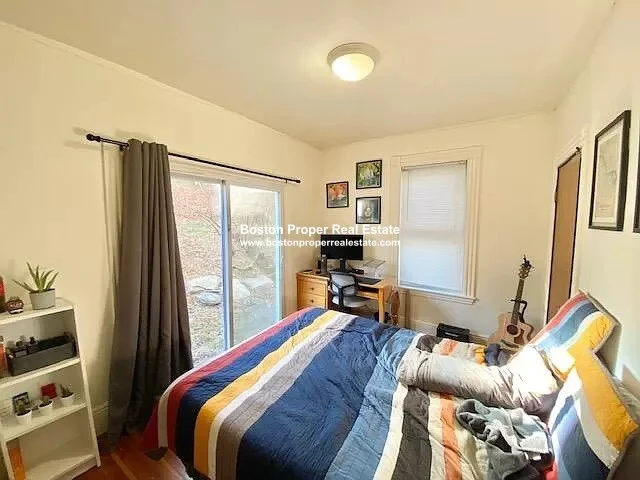 94 Hillside St, Mission Hill