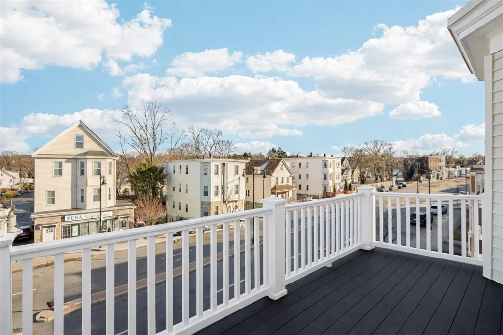 559 Hyde Park Ave, Roslindale