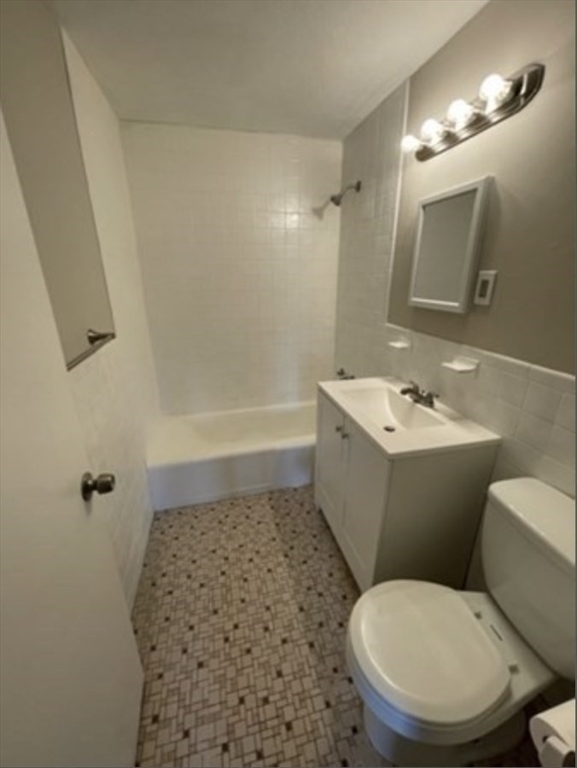 45 Mccoba St, Revere