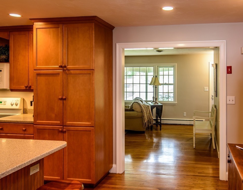 253 W Main St, Westborough