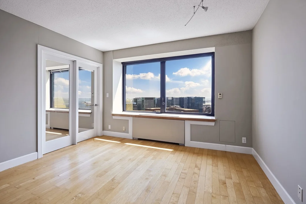 85 East India Row, Waterfront